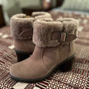 New UGG Women's Elisiana Waterproof Boot - Caribou, Size 9.5 (No Tags)